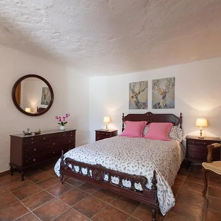 Sunset Views Terrace 2br Cave House - Parking 度假居