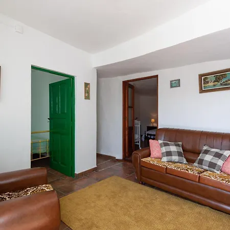 Sunset Views Terrace 2br Cave House - Parking