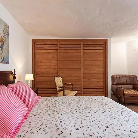 Sunset Views Terrace 2br Cave House - Parking