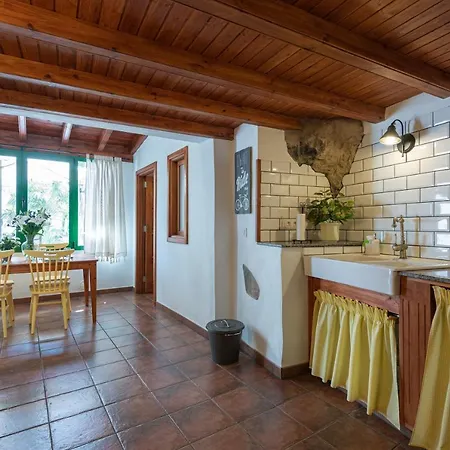 Sunset Views Terrace 2br Cave House - Parking Vakantiehuis